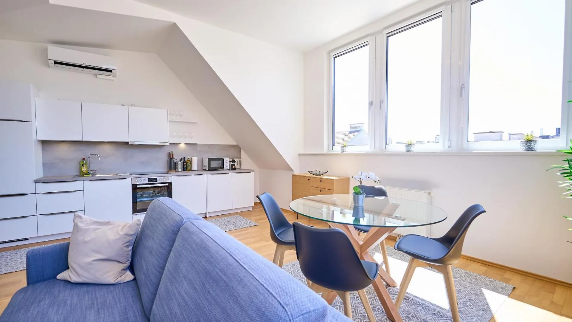 Appartement Klimatisierte Dachgeschosswohnung U4 Naehe Wenen