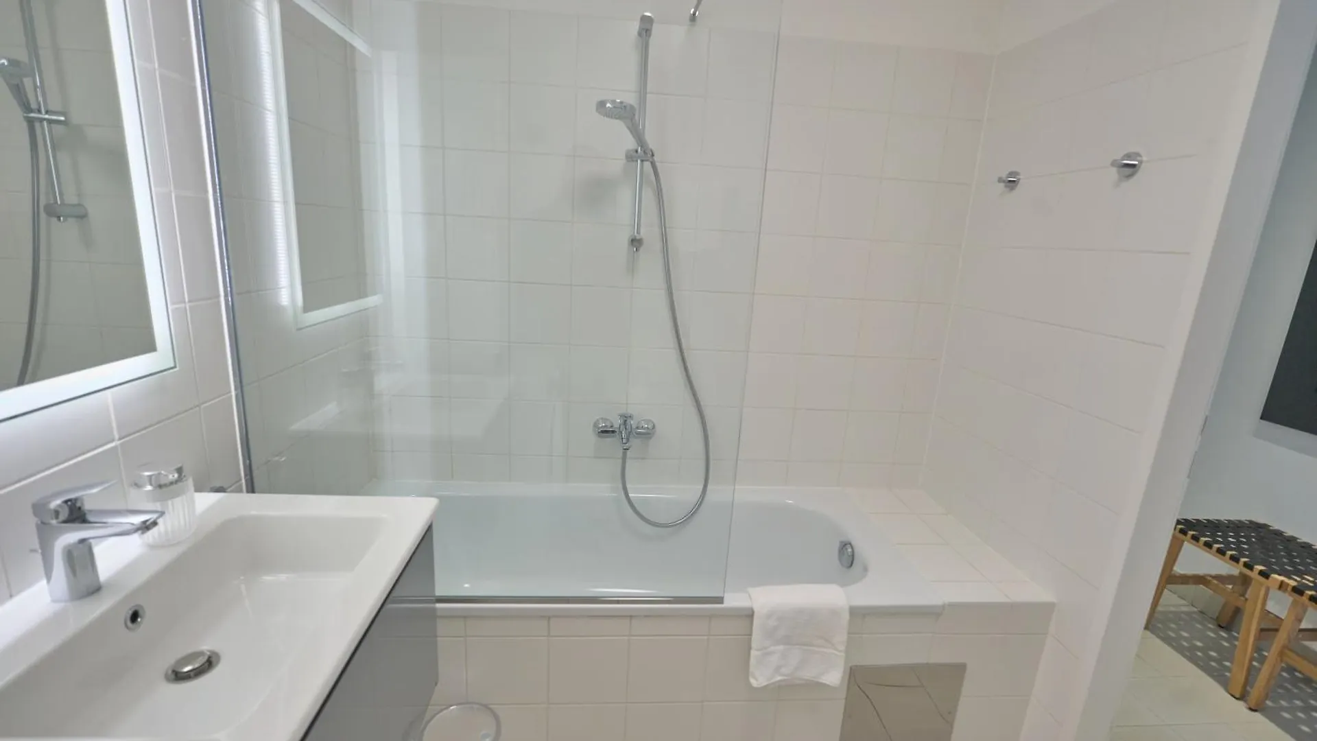 Klimatisierte Dachgeschosswohnung U4 Naehe Wenen 0*,  Oostenrijk
